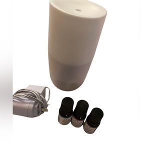 Ellia Essential Oils & Diffuser